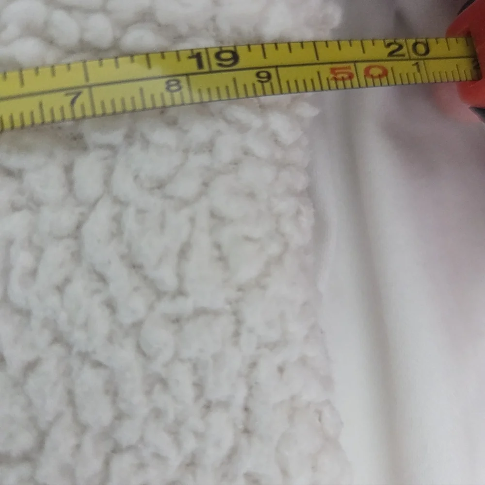 Uniqlo Women's Cream Fleece Jacket - Picture 7 of 8
